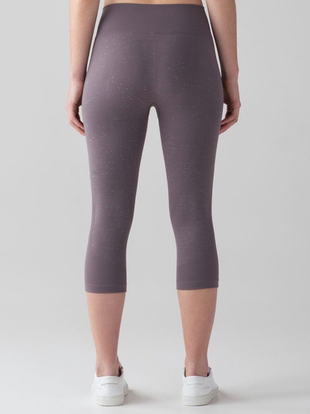 Lululemon Free To Flow Crop (17") size 8 - Picture 2 of 5